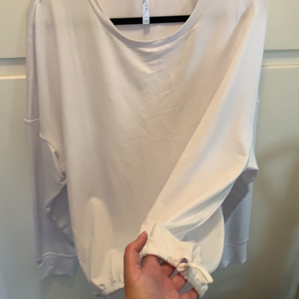Fabletics Workout Pullover - Picture 4 of 4